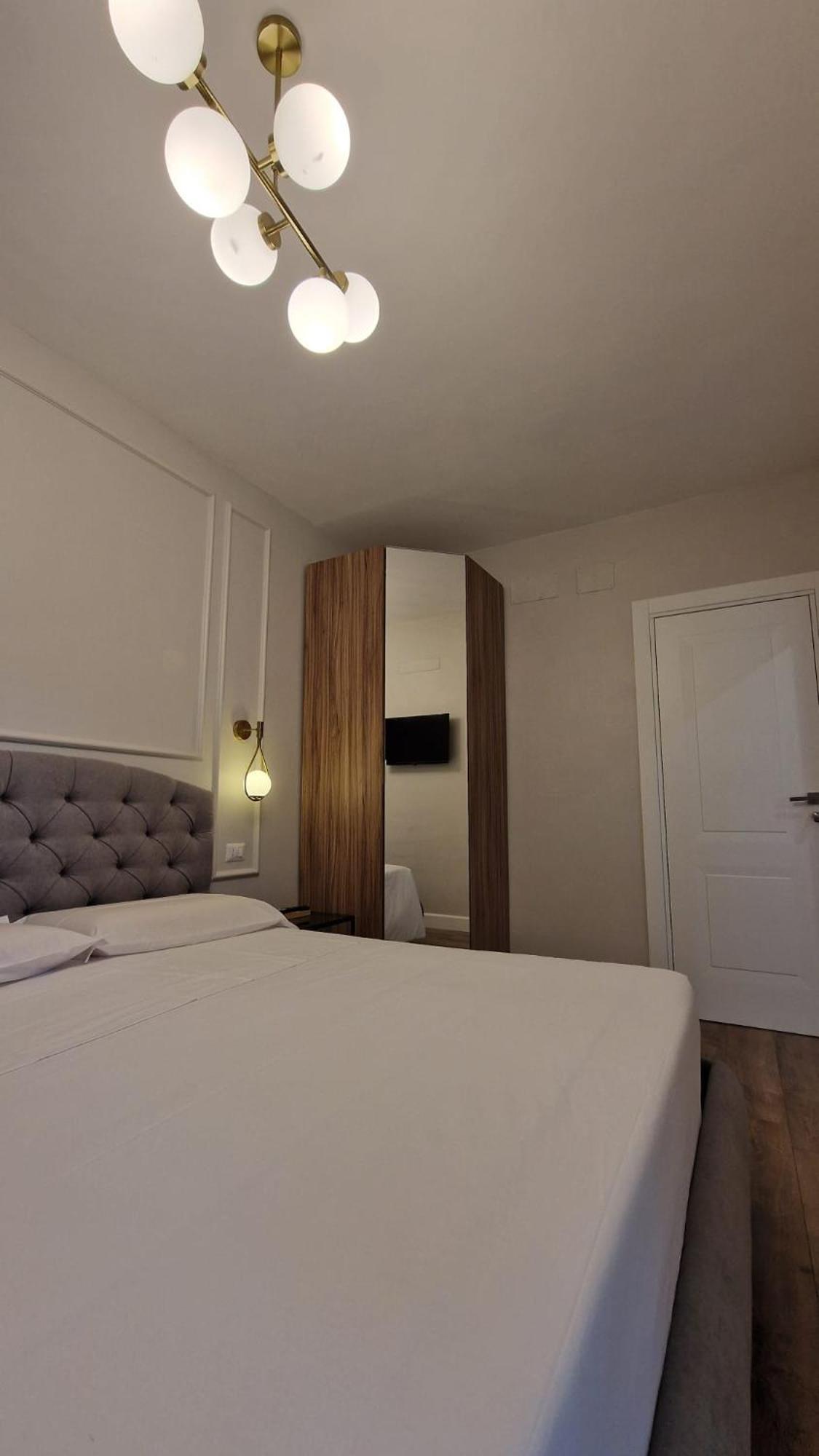 Bed and Breakfast Miracol à Rome Extérieur photo