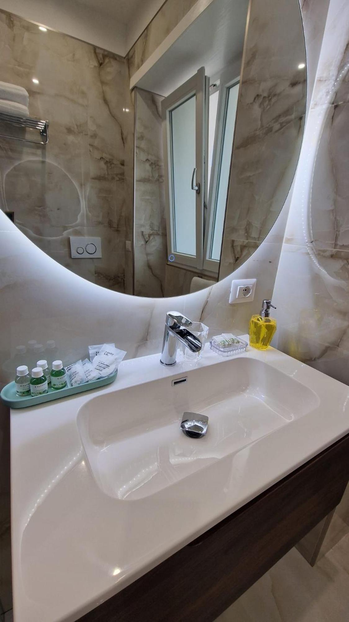 Bed and Breakfast Miracol à Rome Extérieur photo
