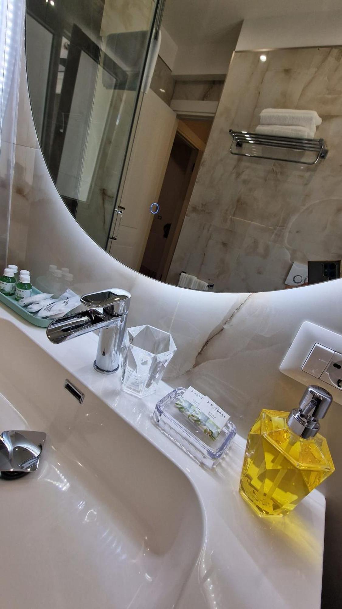Bed and Breakfast Miracol à Rome Extérieur photo